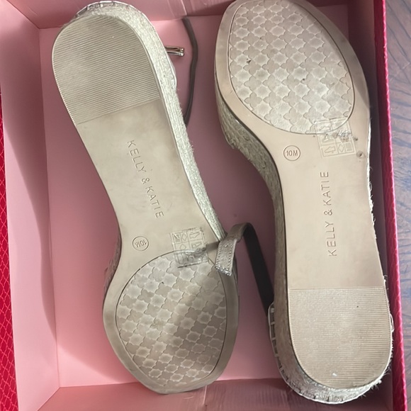 Kelly and Kate Sandals size 10 - Picture 3 of 3